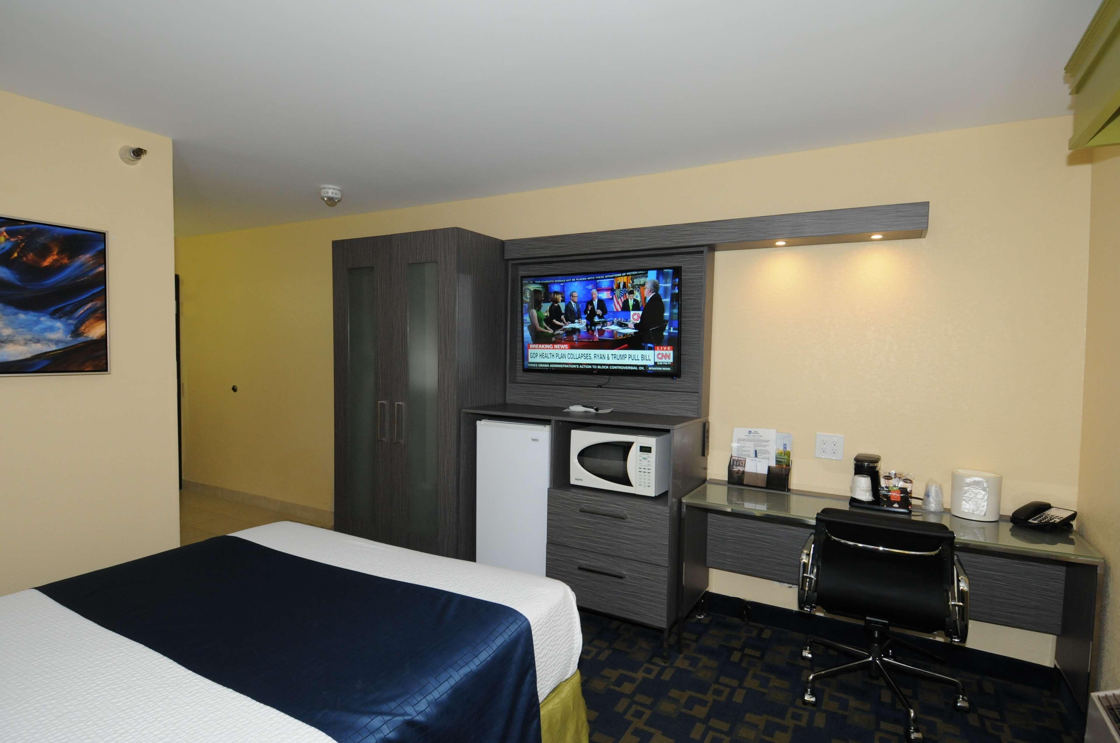 Best Western Antelope Inn & Suites Red Bluff Exterior photo