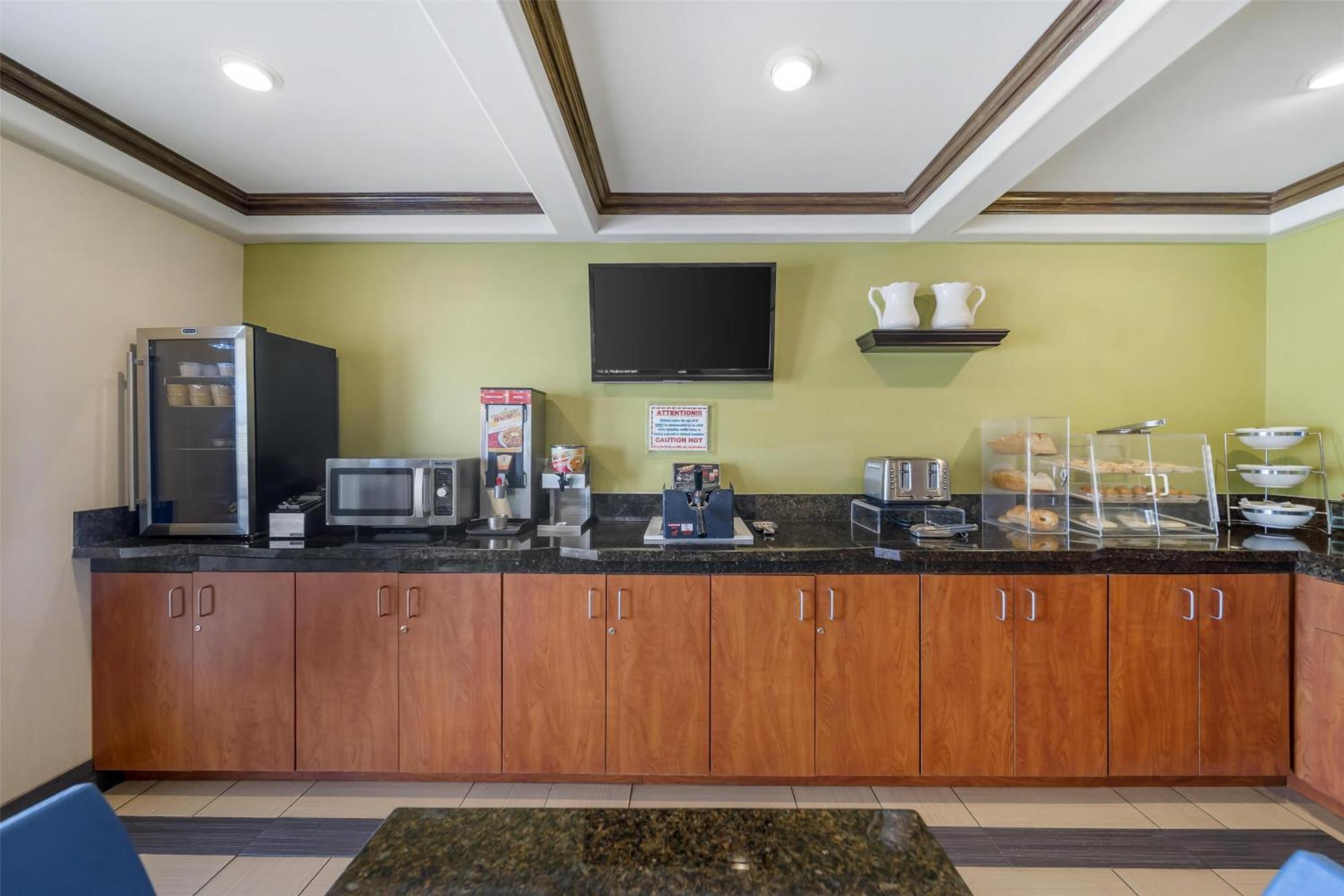 Best Western Antelope Inn & Suites Red Bluff Exterior photo