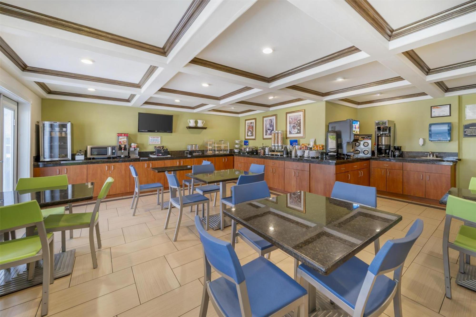 Best Western Antelope Inn & Suites Red Bluff Exterior photo